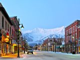 Why is Fernie the ideal destination for pet owners?