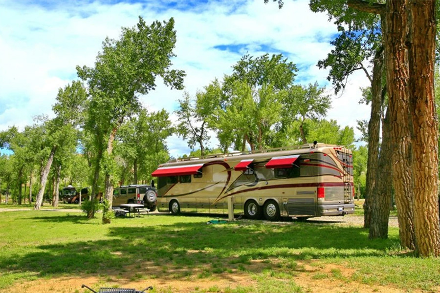 Top Considerations for Selecting Big Rig RV Sites in Dubois, Wyoming