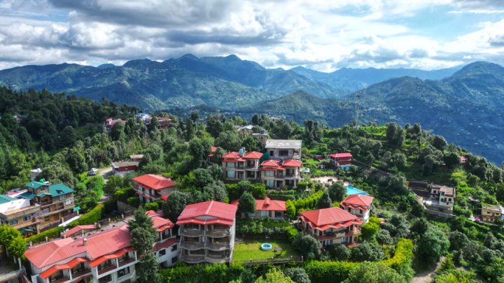What to Eat in Mukteshwar? Kumaoni Meals, Local Cafes and Mountain Comfort Food