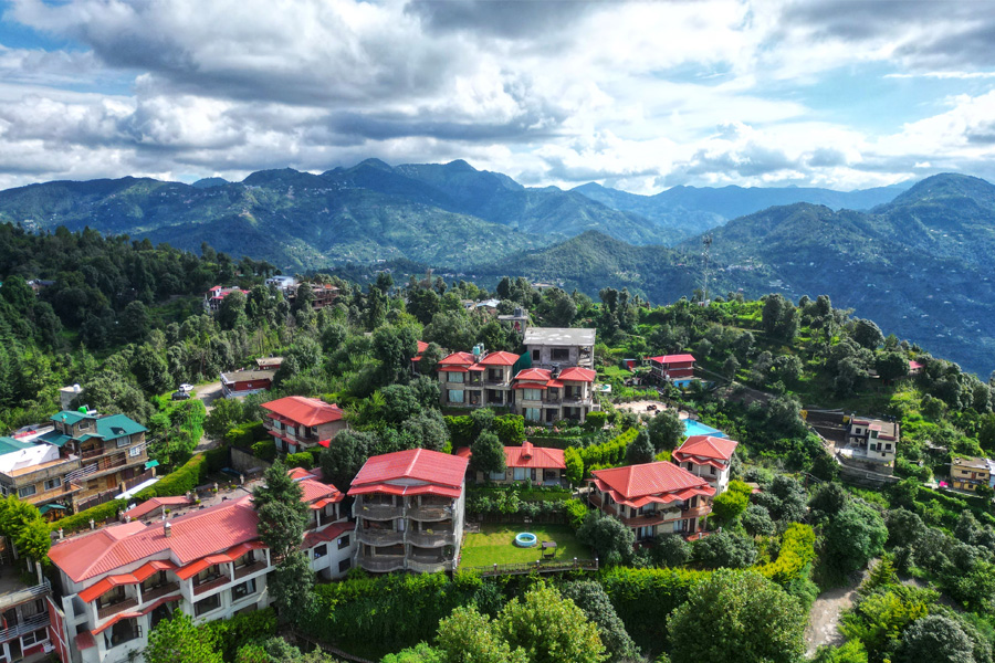 What to Eat in Mukteshwar? Kumaoni Meals, Local Cafes and Mountain Comfort Food