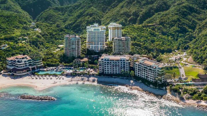 Celebrate Puerto Vallarta in Style: Why a Private Yacht Experience Is the Perfect Luxury Escape
